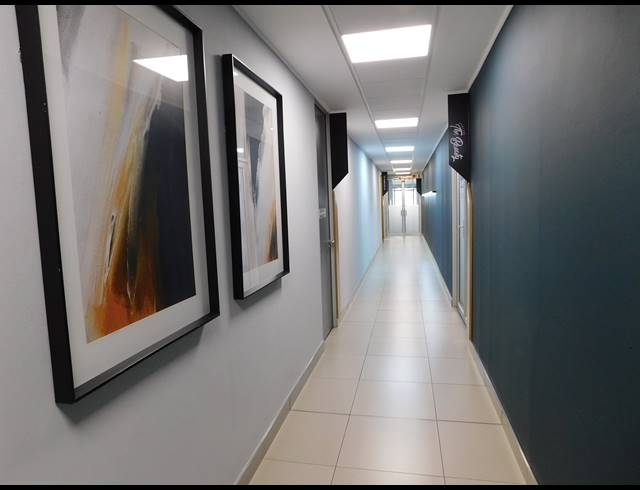 182M² OFFICE TO LET IN HYDE PARK